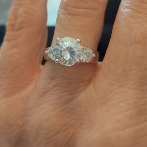 3 stone faux diamond ring 💍